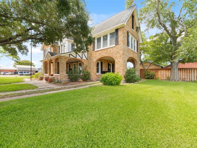 House for sale in Weimar, Texas