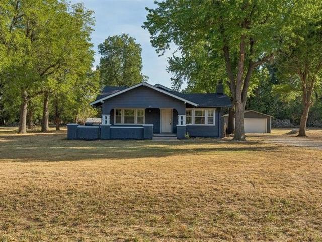 House for sale in Crescent, Logan County