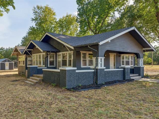 House for sale in Crescent, Logan County