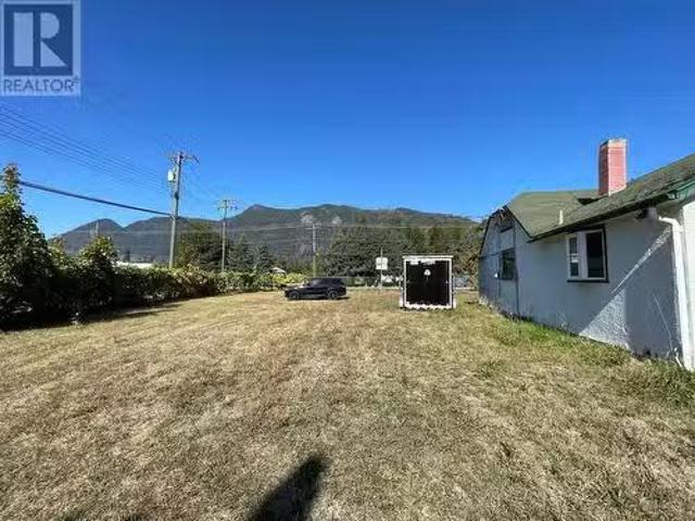House for sale in Sicamous, British Columbia