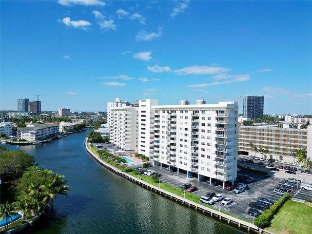 Condo for sale in Hallandale, Florida
