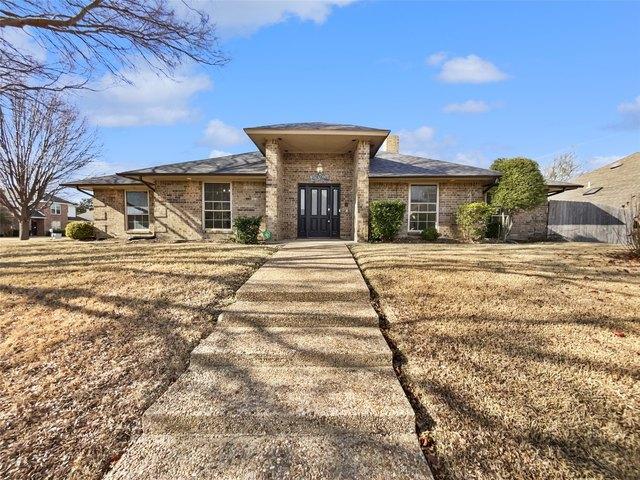 House for sale in Benbrook, Texas