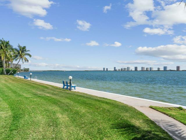 Condo for sale in Lake Park