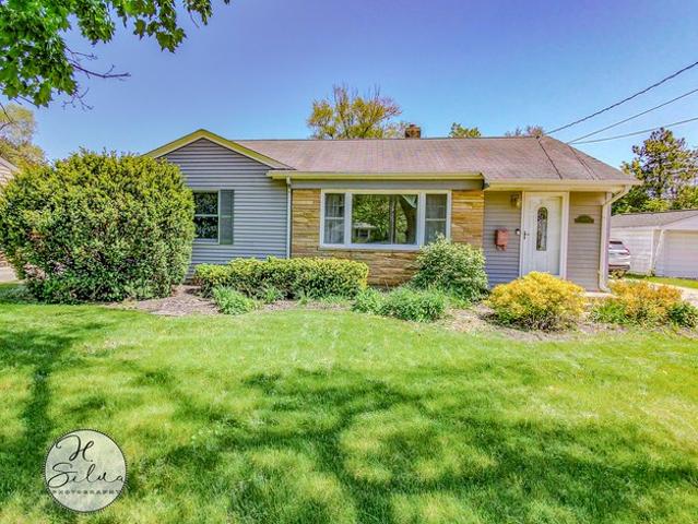 House for sale in Mchenry, Illinois