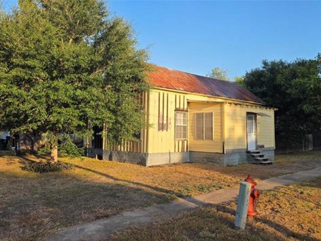 House for sale in Moulton, Texas