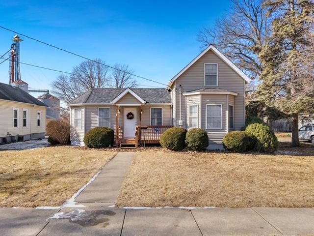 House for sale in Cambridge, Illinois