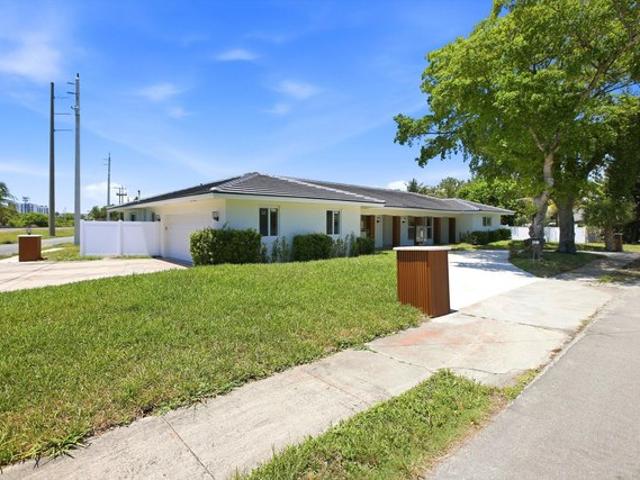 House for sale in Dania, Florida