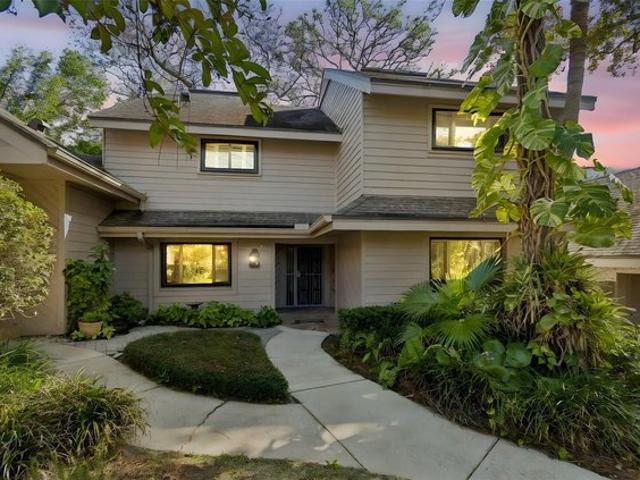 Townhouse for sale in Crystal Beach, Florida