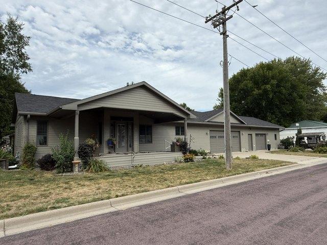 House for sale in Lakefield, Minnesota
