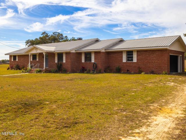 House for sale in Pomona Park, Florida