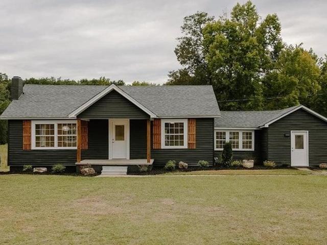 House for sale in Aberdeen, Mississippi