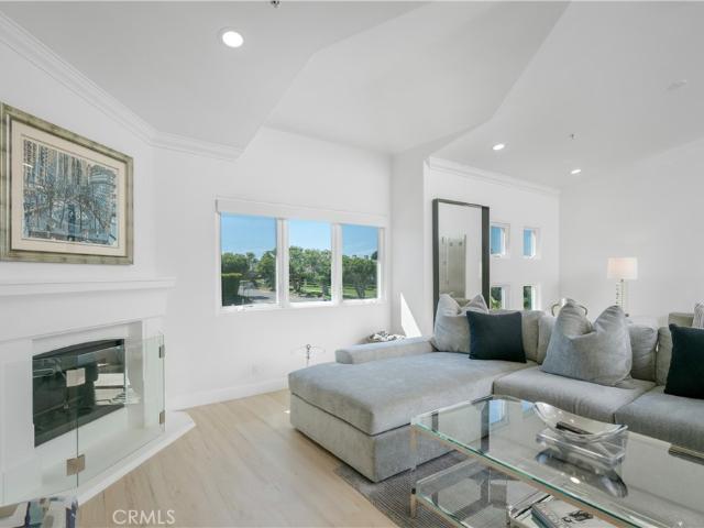 Condo for sale in Corona Del Mar, California