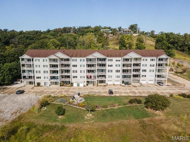 Condo for sale in Jersey, Illinois