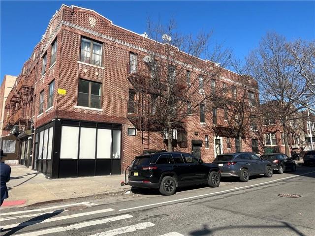 Townhouse for sale in Arverne, New York
