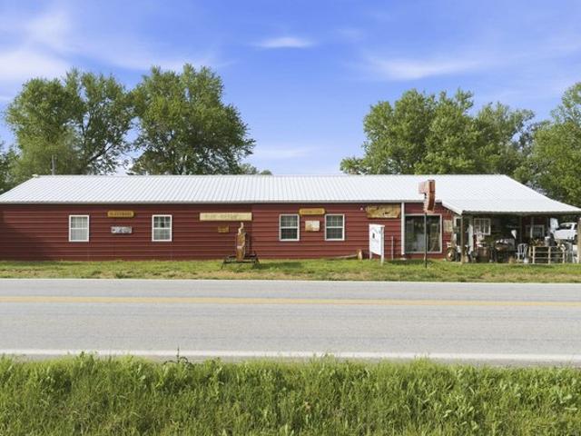 House for sale in Fair Play, Missouri