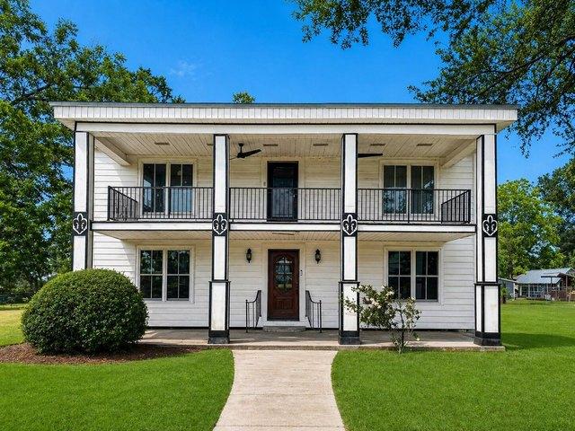 House for sale in Iowa, Louisiana