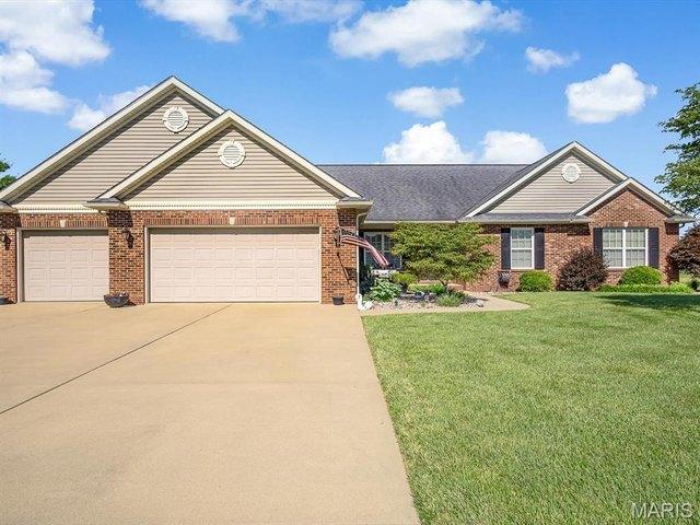 House for sale in Smithton, Illinois