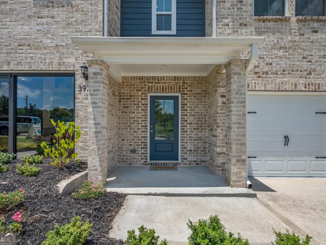 Townhouse for sale in Oakwood, Georgia