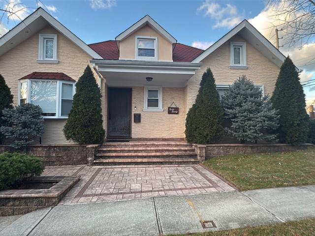 House for sale in Queens, Arverne