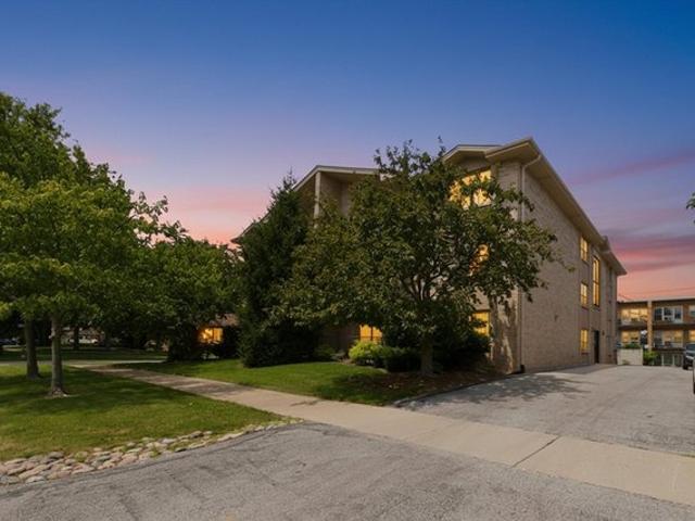 Condo for sale in Oak Lawn, Illinois