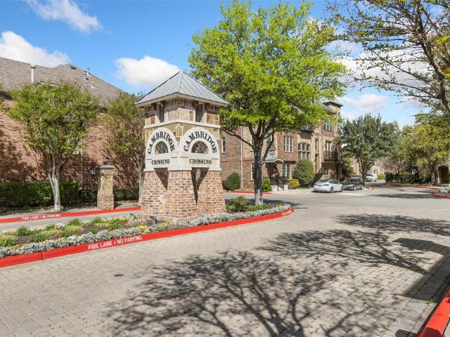 Townhouse for sale in Farmers Branch, Texas