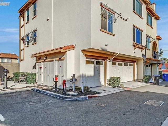 Townhouse for sale in Fremont, California