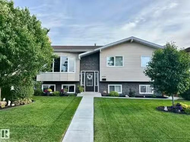 House for sale in Wedgewood, Alberta