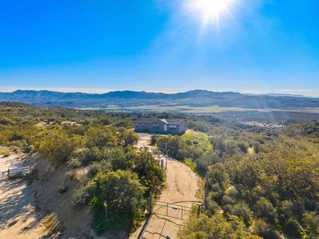House for sale in Anza, California