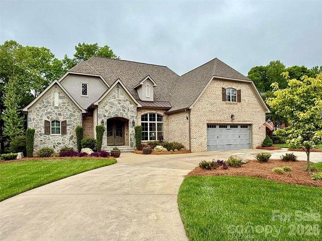 House for sale in Cramerton, North Carolina