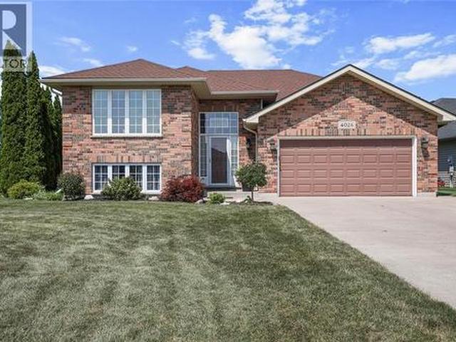 House for sale in Petrolia, Ontario