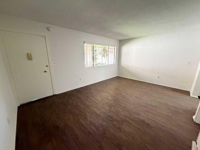 Apartment for rent in Canoga Park, California
