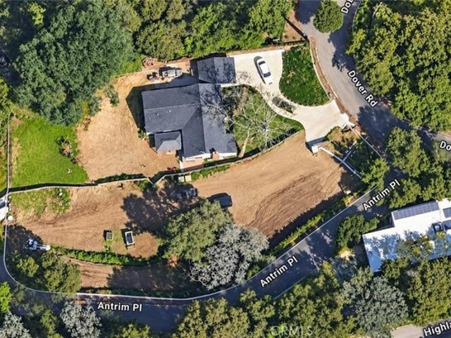 House for sale in La Canada Flintridge, California