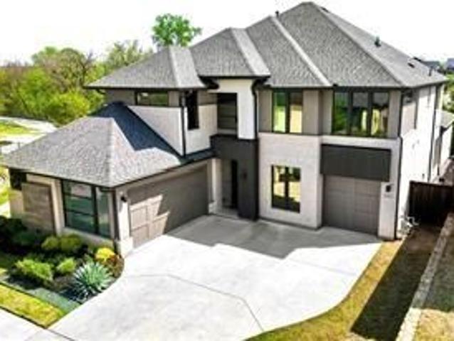 House for sale in Colleyville