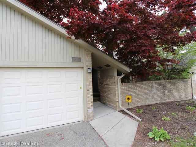 Condo for sale in West Bloomfield, Michigan