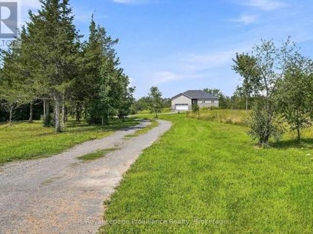 House for sale in Ontario