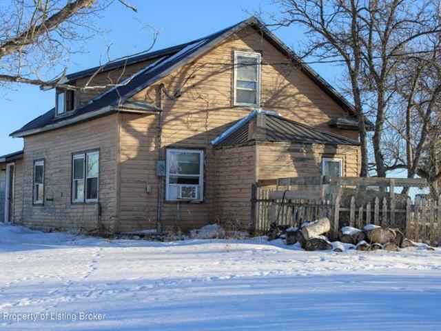 House for sale in Wildrose, North Dakota