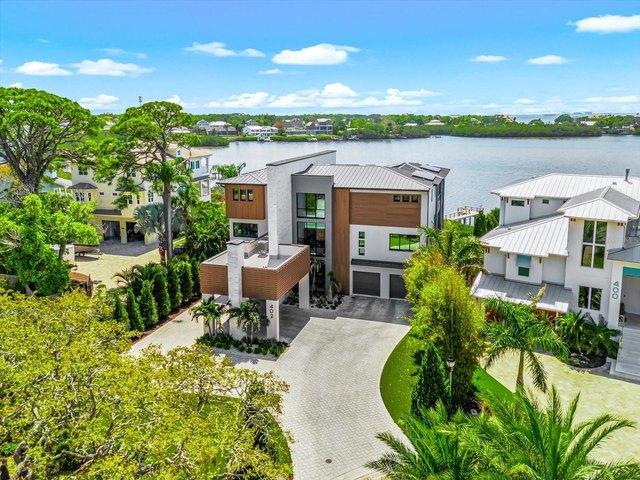 House for sale in Crystal Beach, Florida