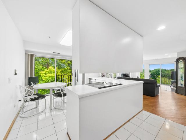 Condo for sale in Deerfield, Illinois