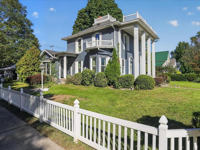 House for sale in Nappanee, Elkhart County