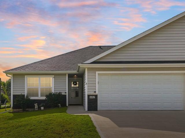 Townhouse for sale in Prairie City, Iowa