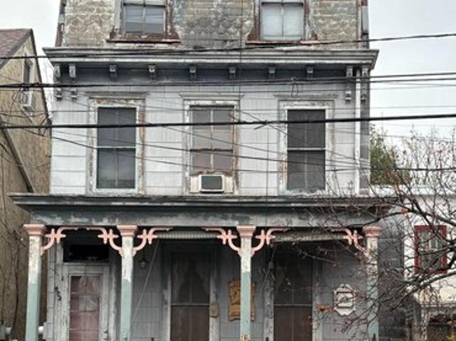 Townhouse for sale in Bordentown, New Jersey