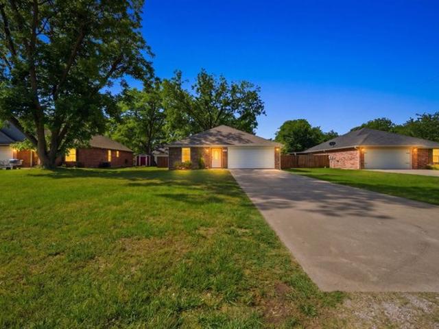 House for sale in Collinsville, Texas