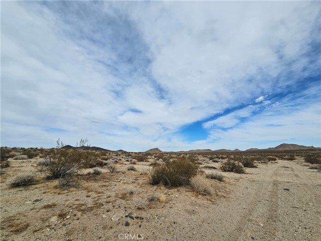 Land for sale in Lucerne Valley, California