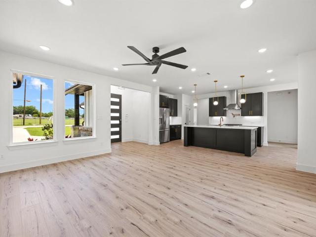 House for sale in Navarro, Texas