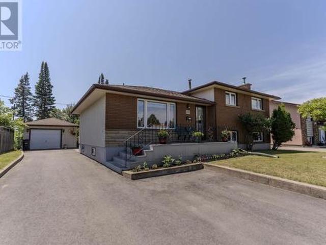 House for sale in Thunder Bay, Ontario