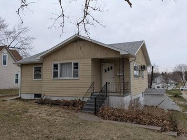 House for sale in Sigourney, Iowa