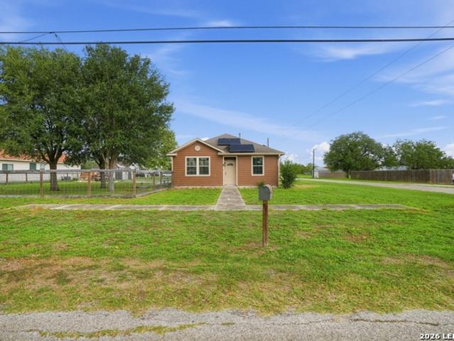 House for sale in Skidmore, Bee County