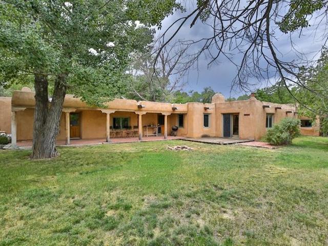 House for sale in Taos, Taos County