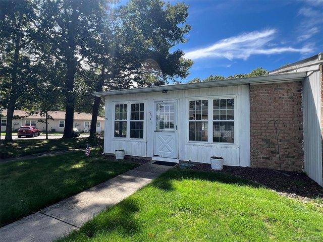 Condo for sale in Centereach, New York