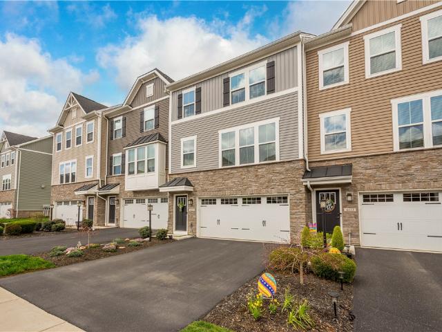 Townhouse for sale in South Park, Pennsylvania